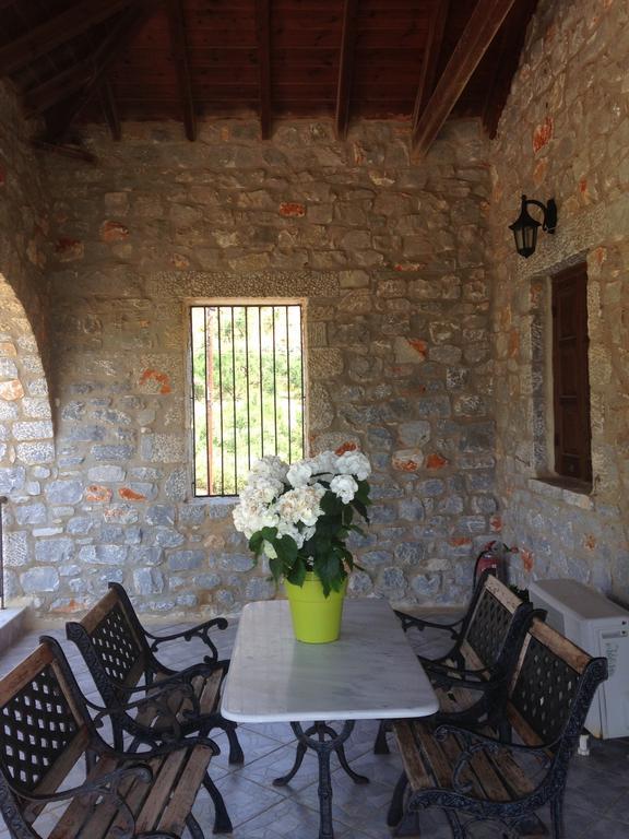 Las - Giannakakoy Traditional Stone Houses Neo Oitilo Exterior foto