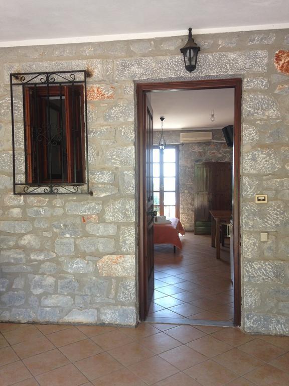 Las - Giannakakoy Traditional Stone Houses Neo Oitilo Exterior foto